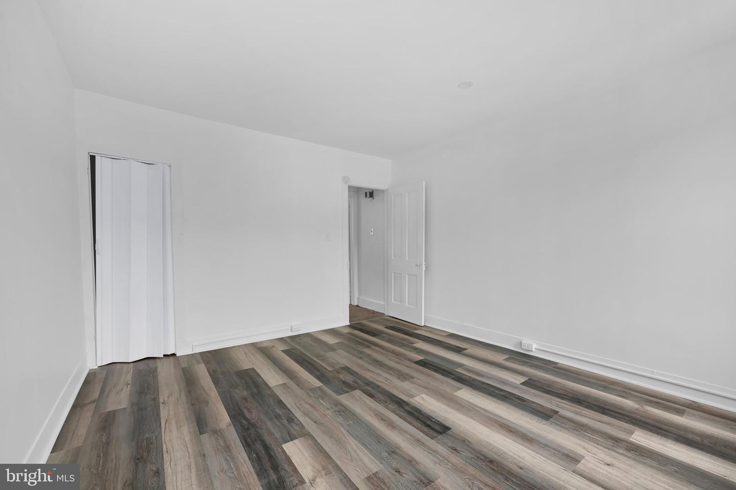 620 E Centre St Property Photo 22
