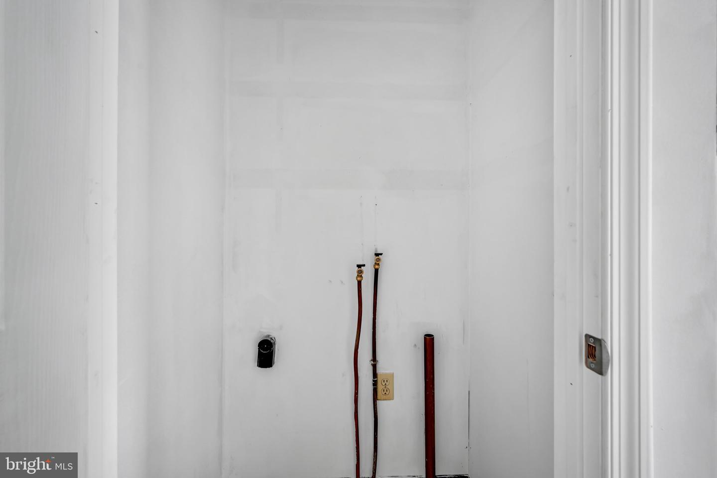 620 E Centre St Property Photo 23