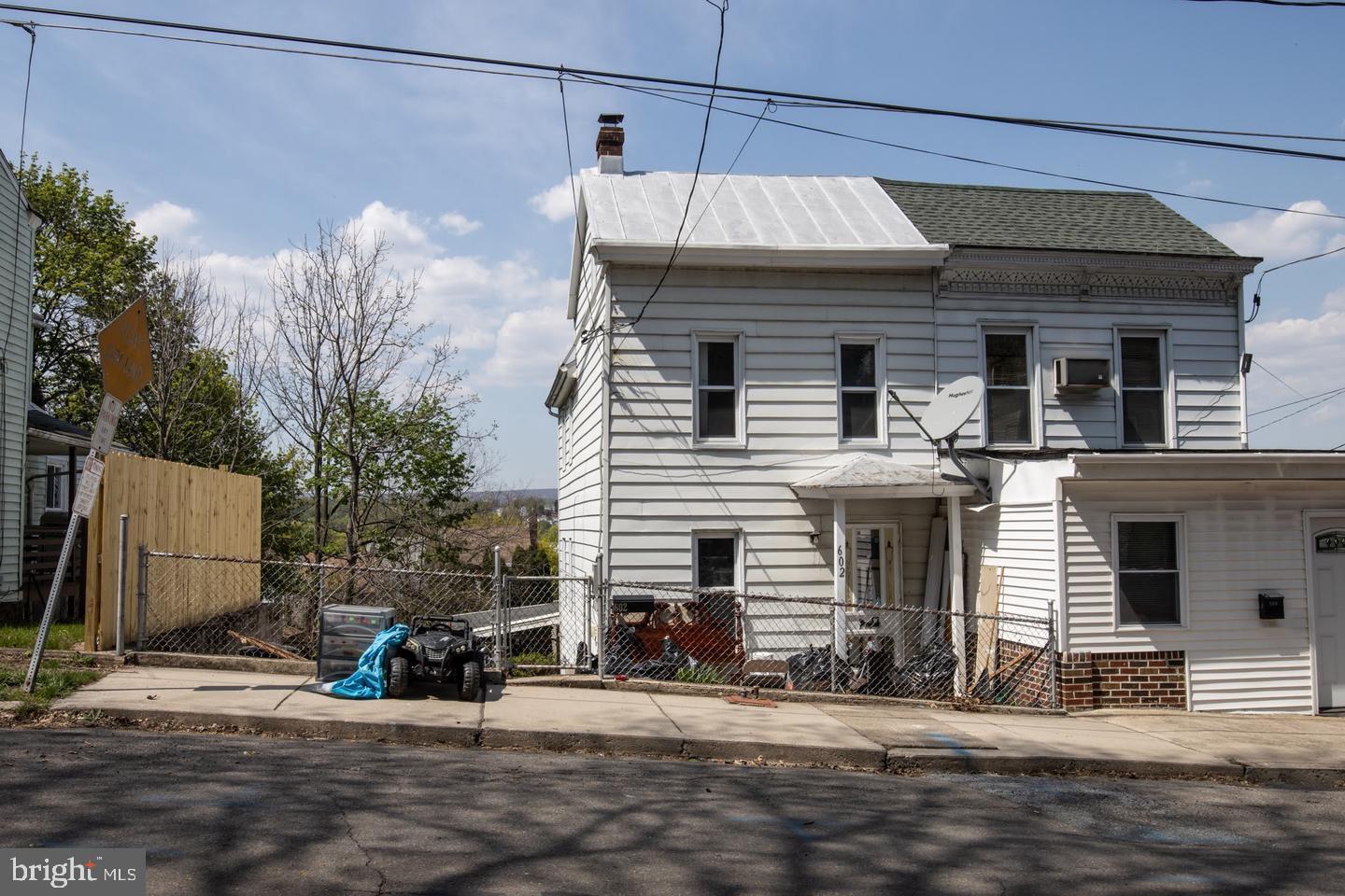 602 Pierce St Property Photo 1