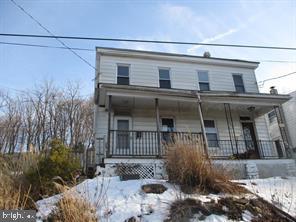 47 Ash St Property Photo 1