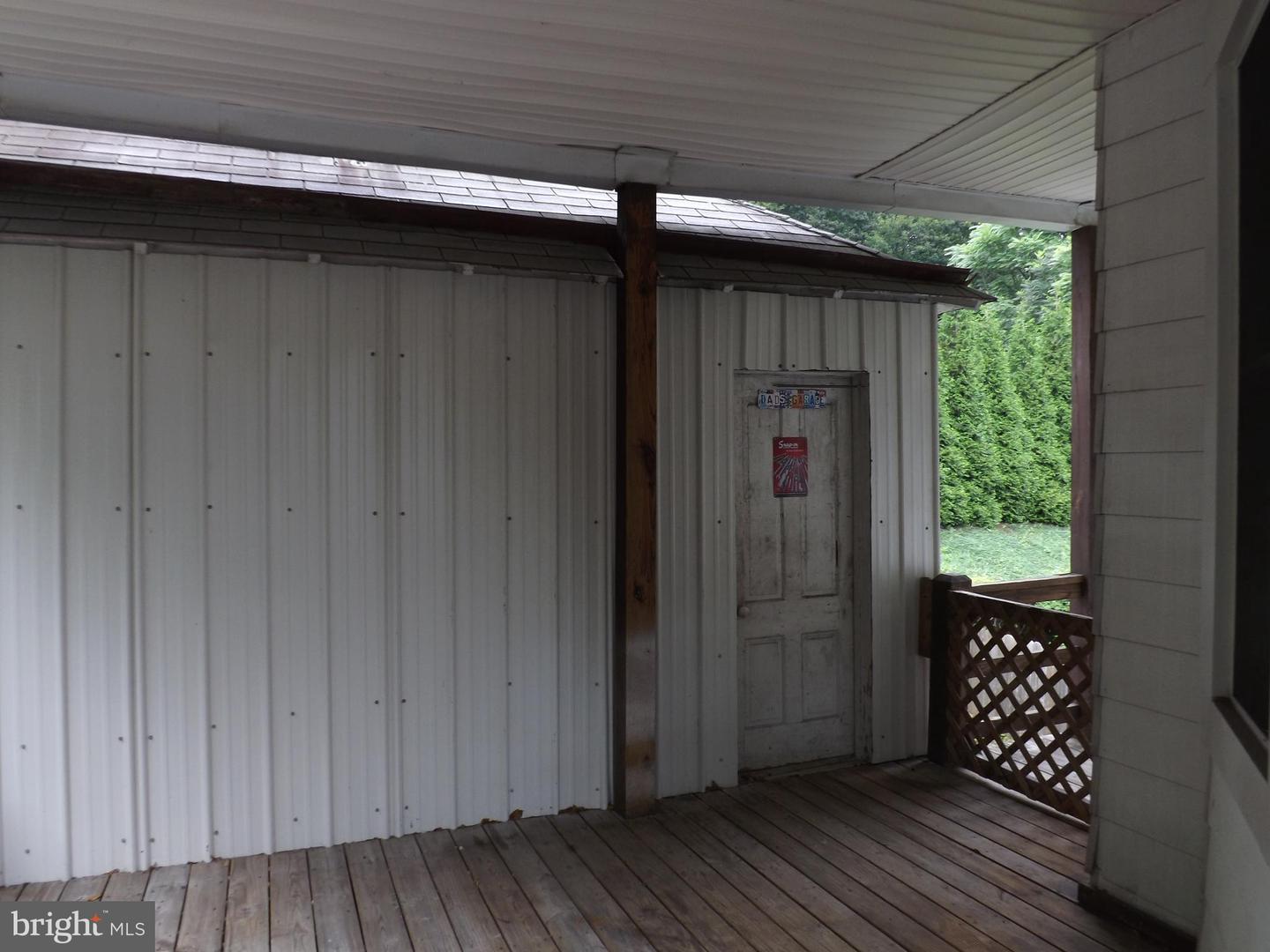518 Laurel St Property Photo 3