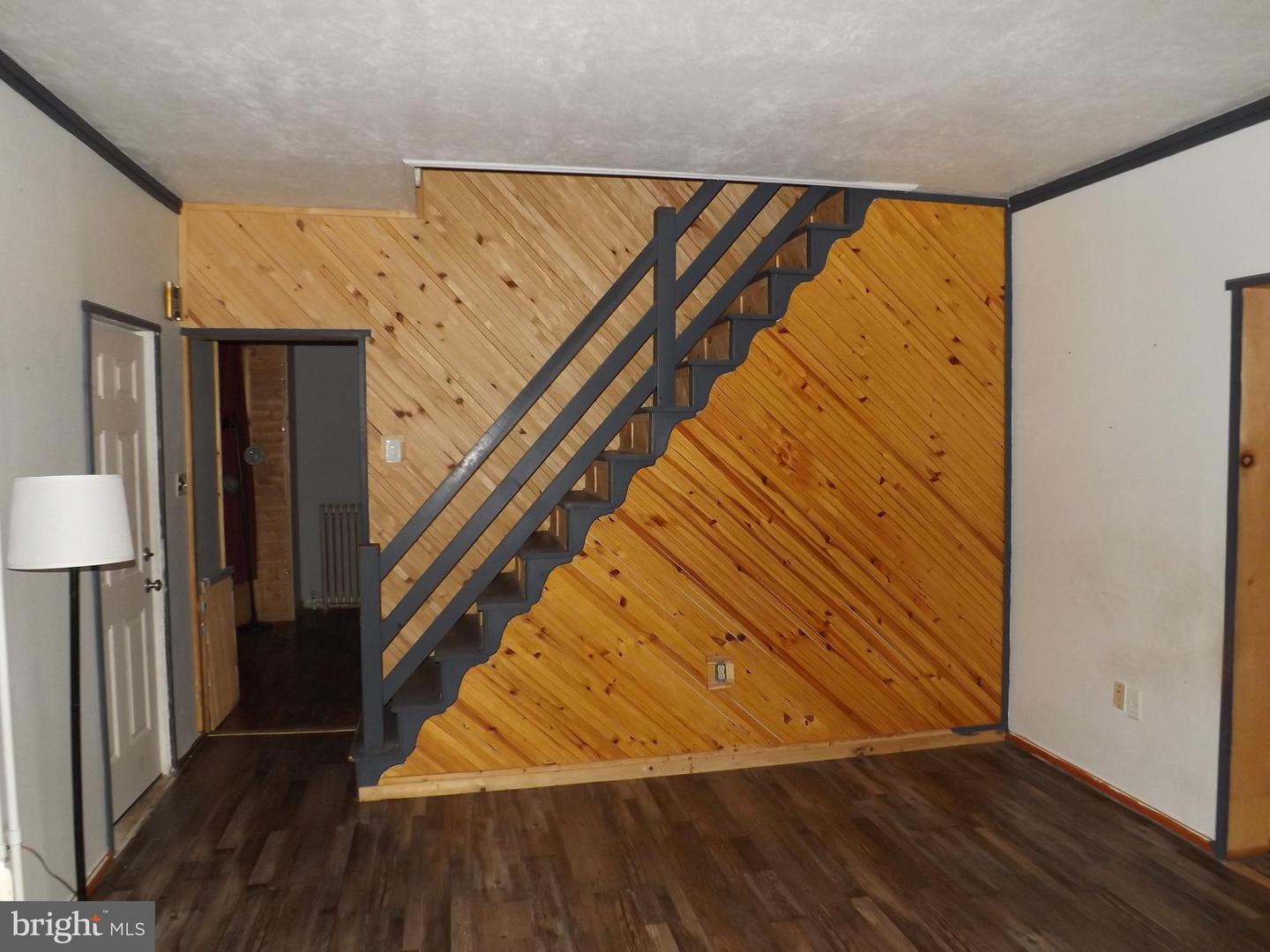 518 Laurel St Property Photo 6