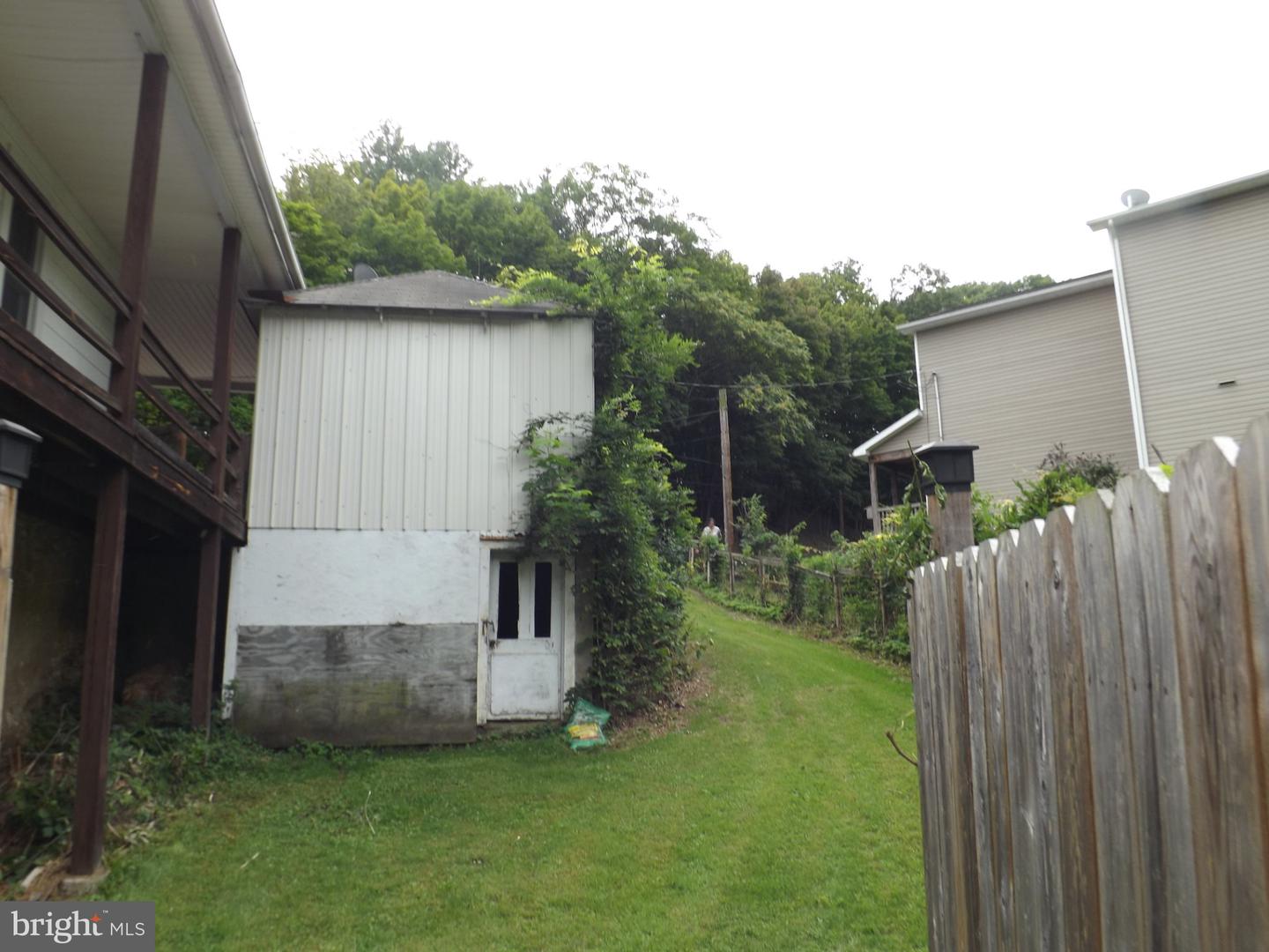 518 Laurel St Property Photo 33