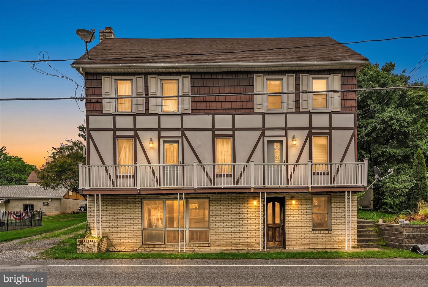 218 TREMONT RD