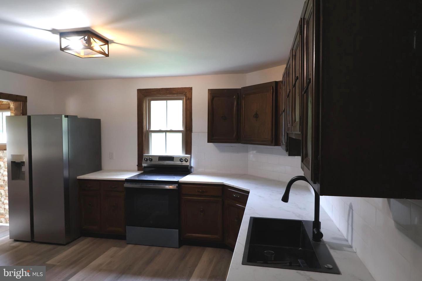 43 Main St Property Photo 8