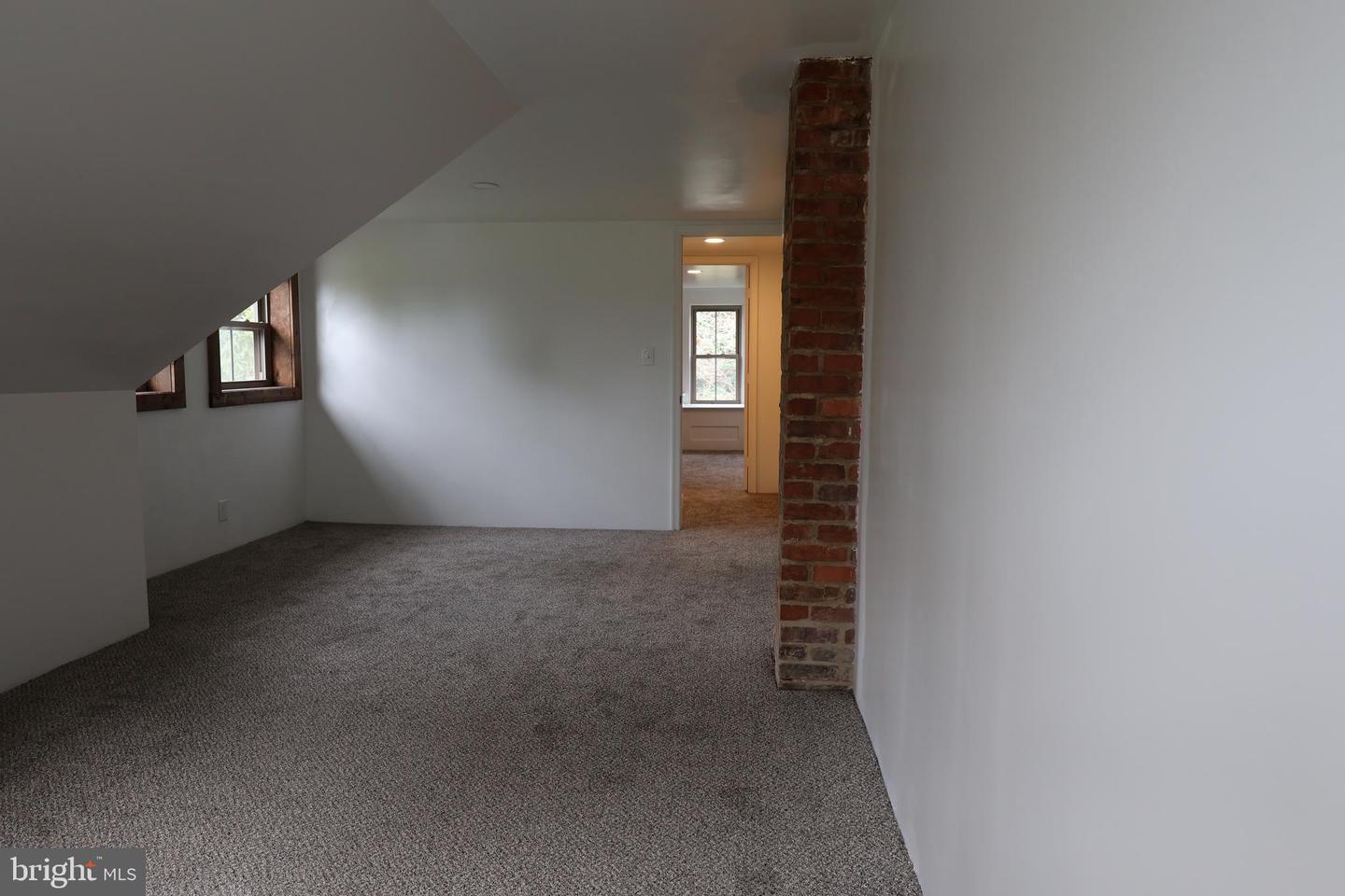 43 Main St Property Photo 27