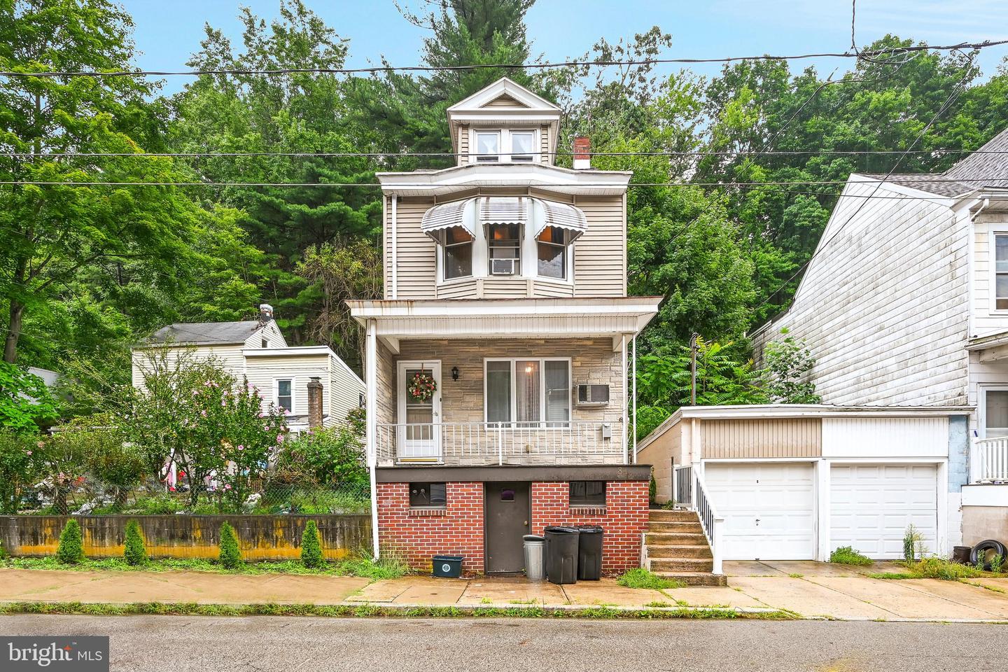 842 Water St Property Photo 1