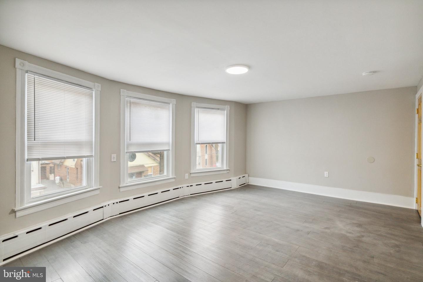 312 PINE ST #3 Property Photo 1