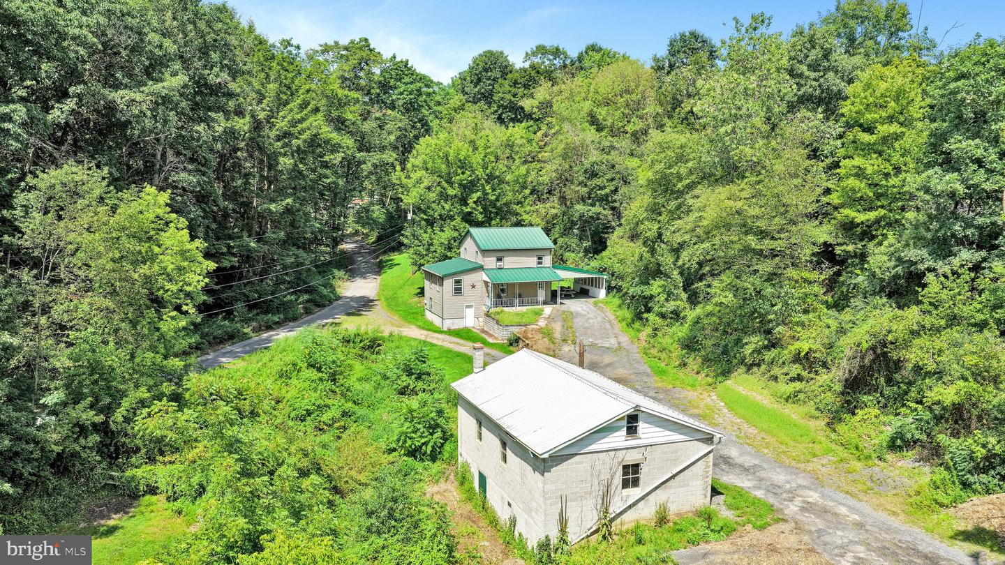 18 Church Ln Property Photo 1