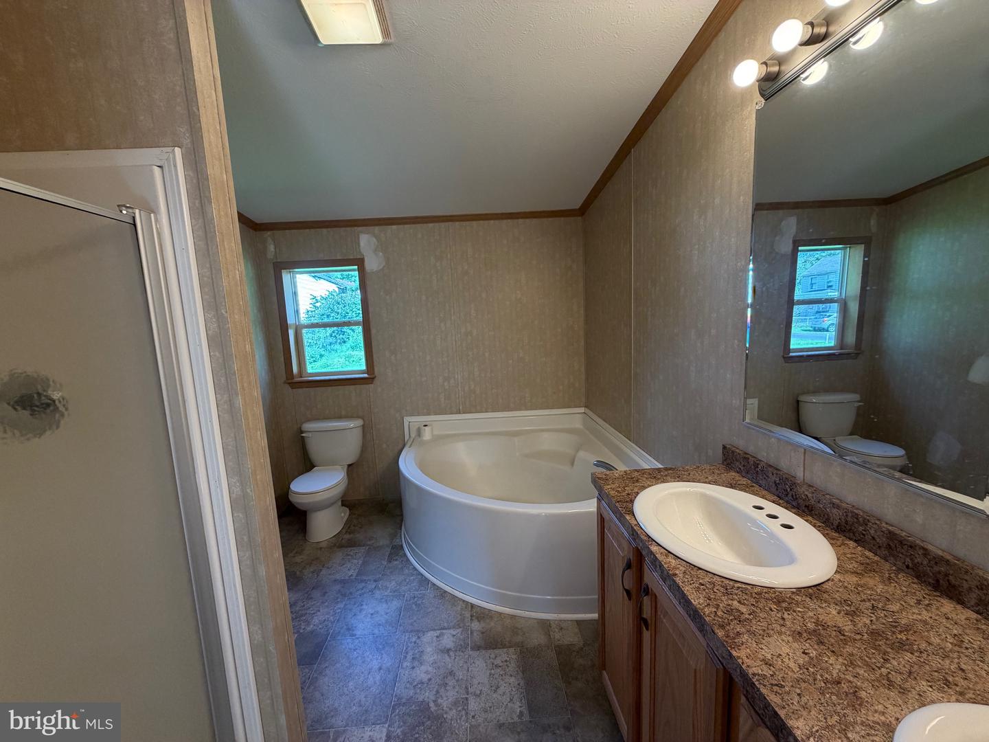 12 Draper St Property Photo 4