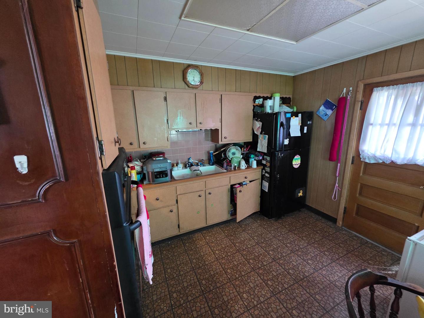 5 4th St Property Photo 7