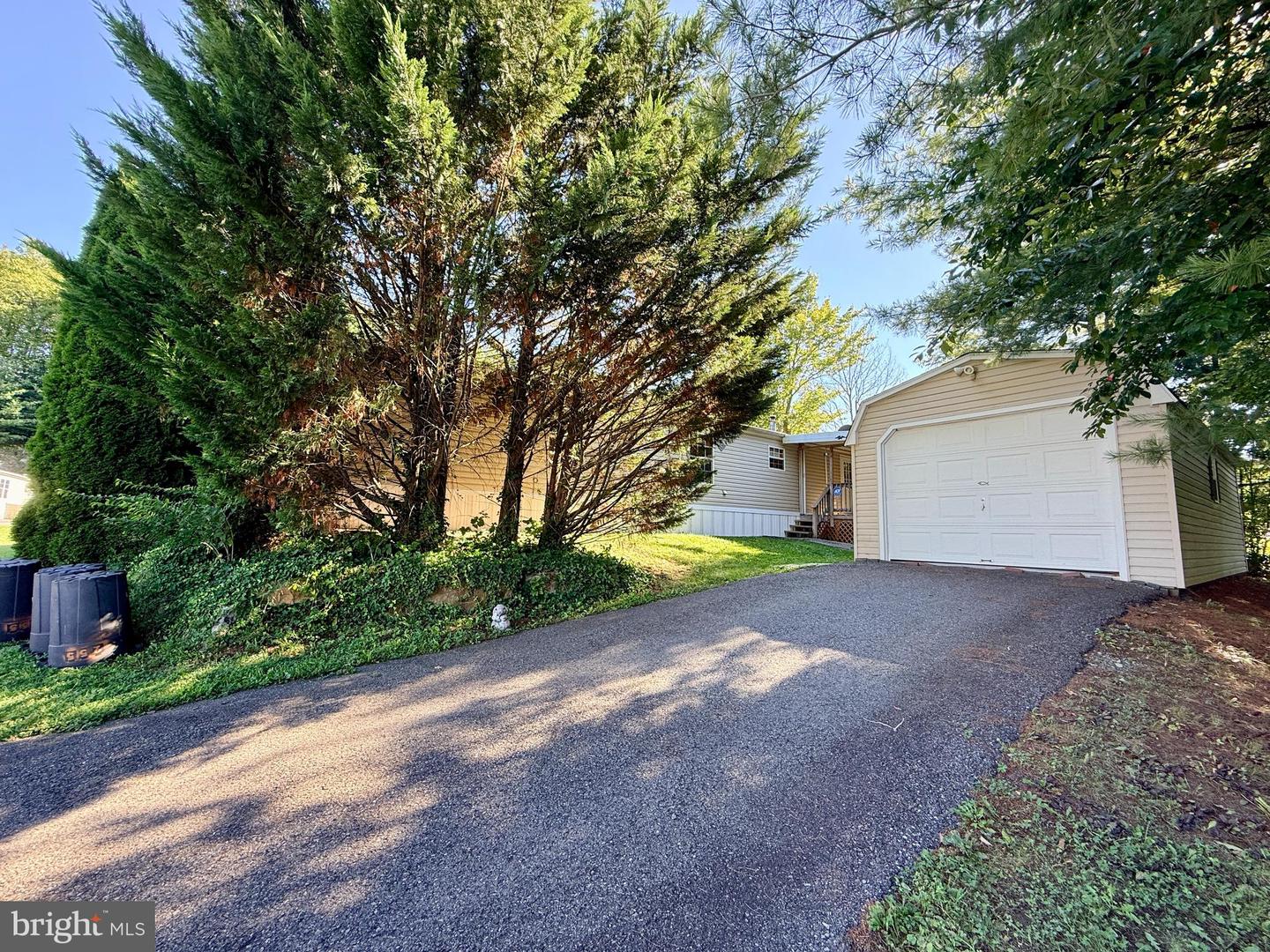 255 Angel Dr Property Photo 6