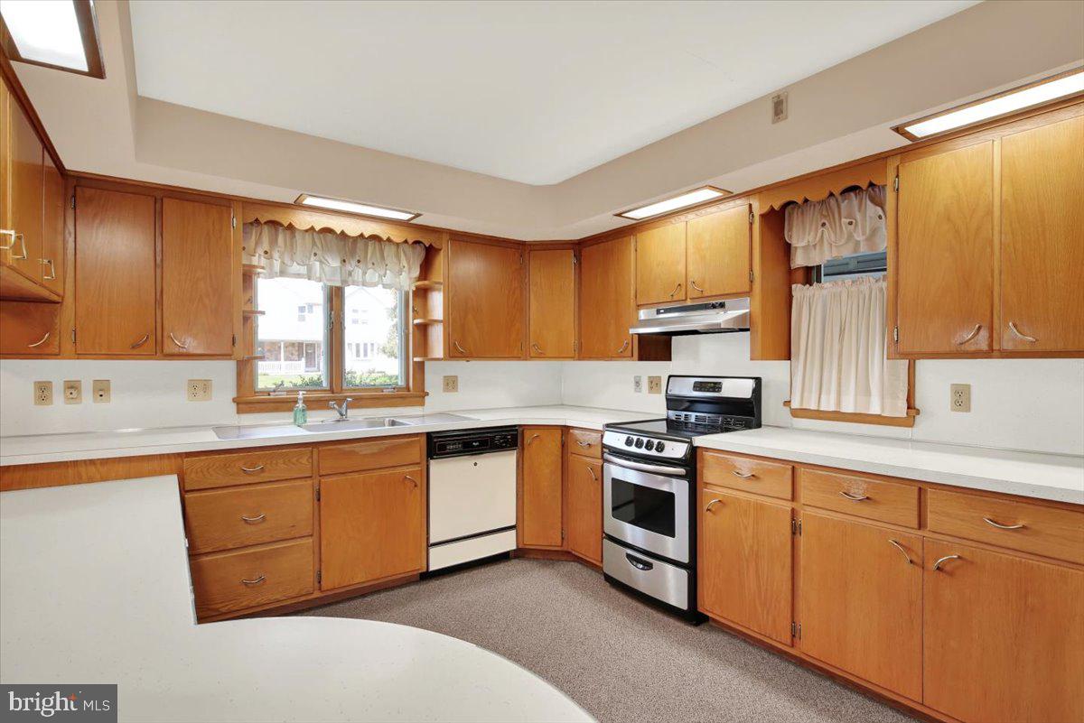 109 W Maple St Property Photo 11