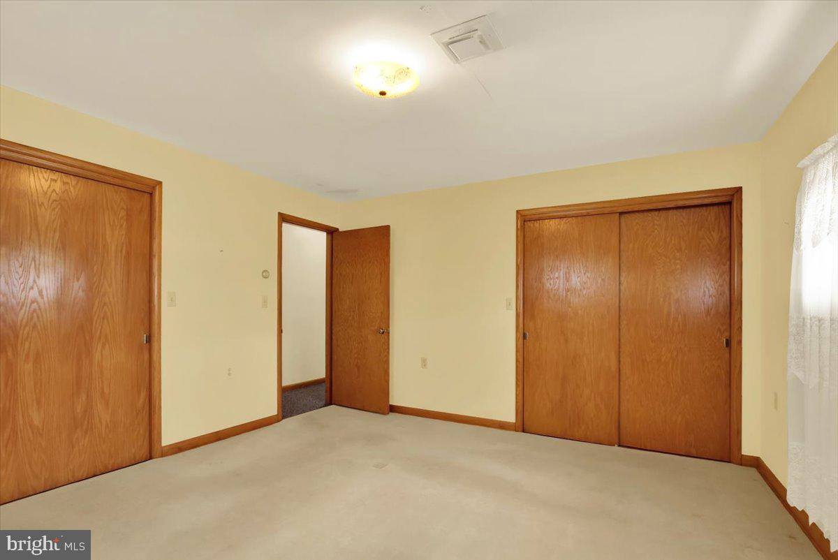 109 W Maple St Property Photo 20