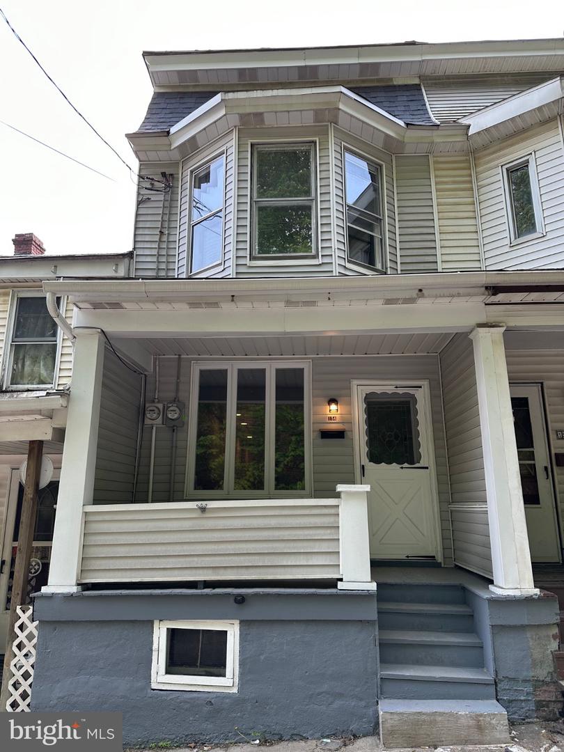 156 W Spruce St Property Photo 11