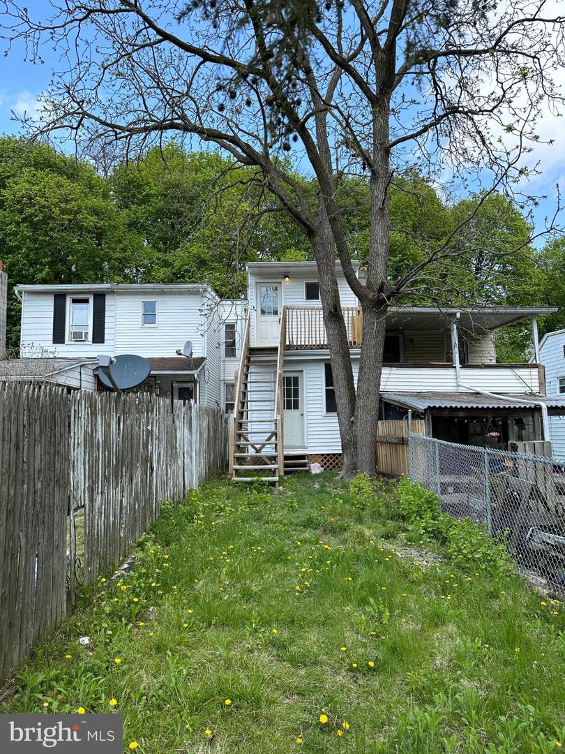 156 W Spruce St Property Photo 13