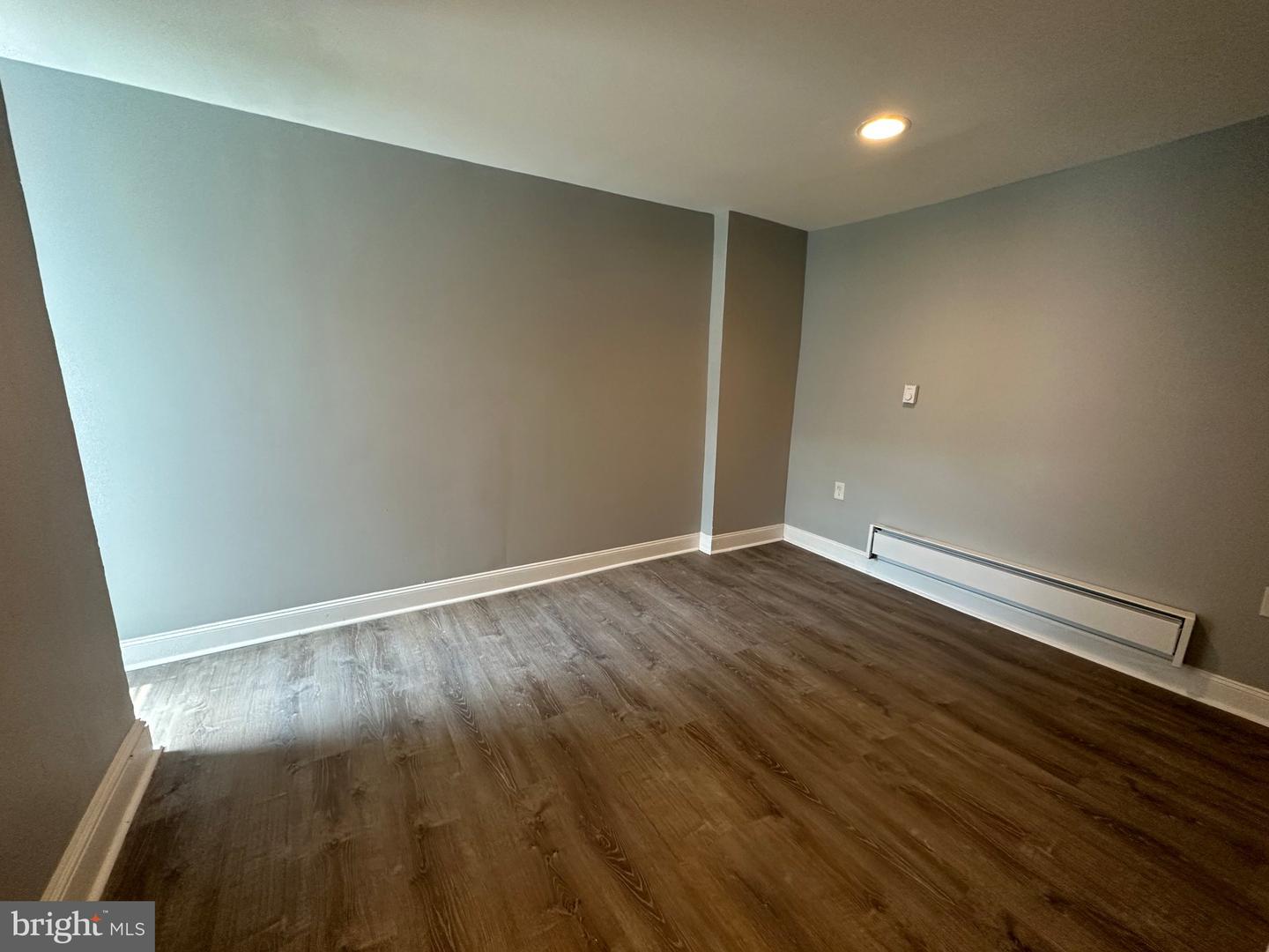 156 W Spruce St Property Photo 18