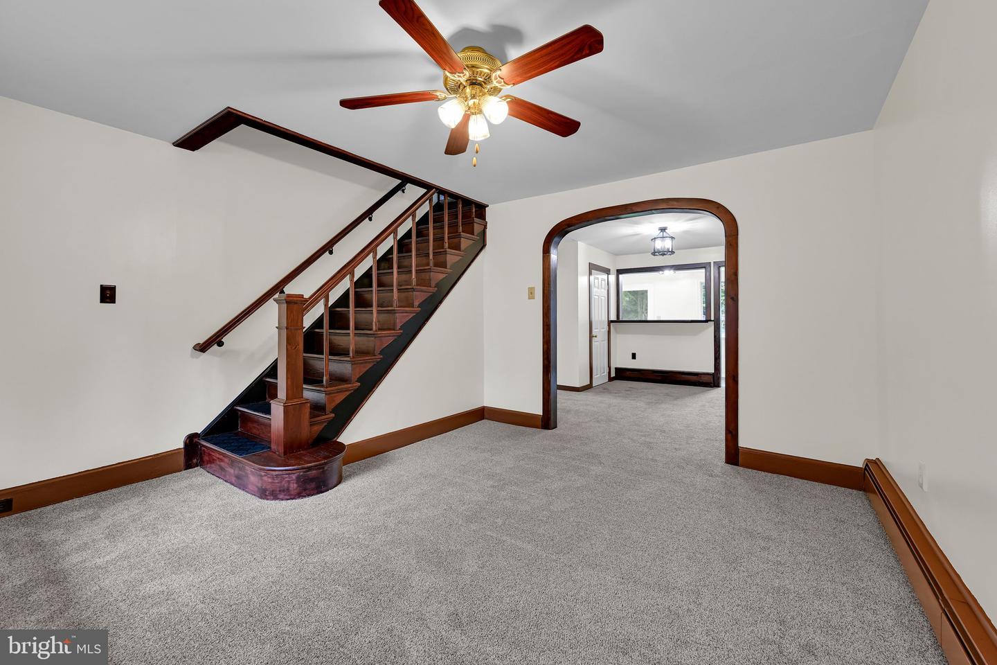 760 Forest Ln Property Photo 12