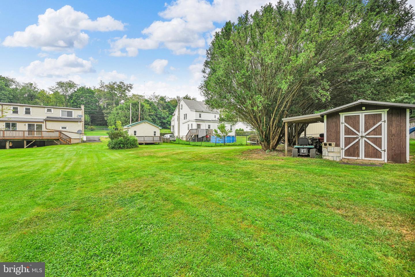 760 Forest Ln Property Photo 35