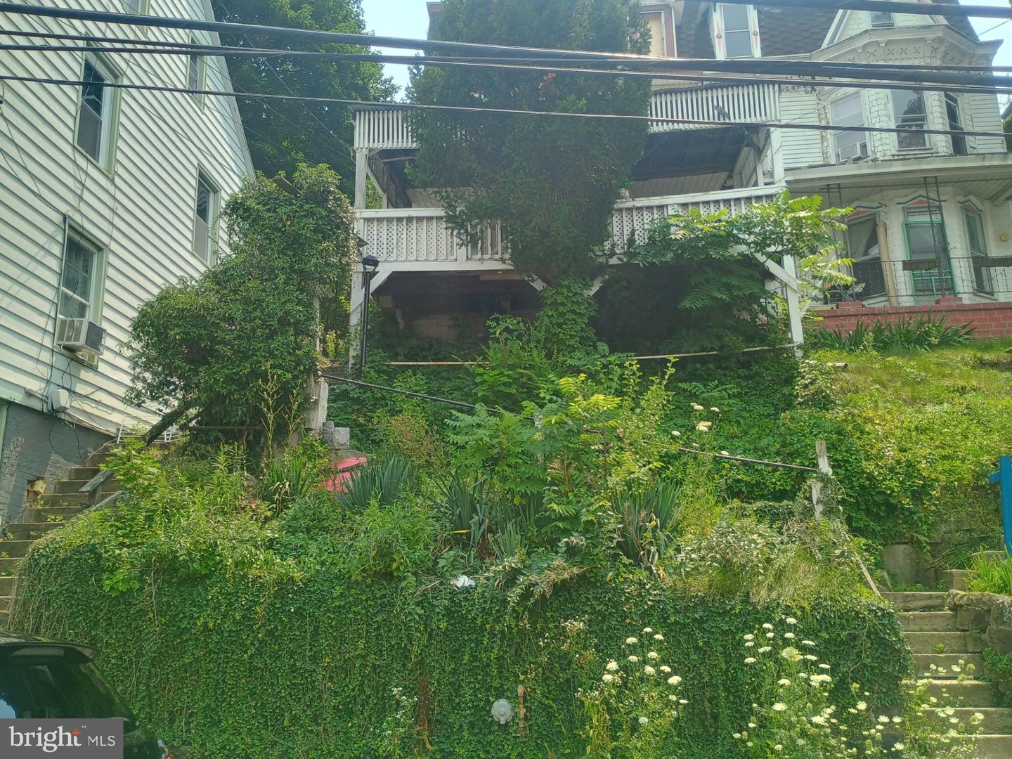 427 E Norwegian St Property Photo 1