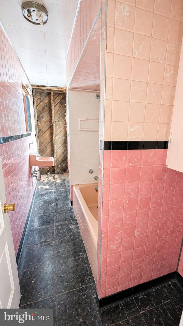 501 Lytle St Property Photo 8