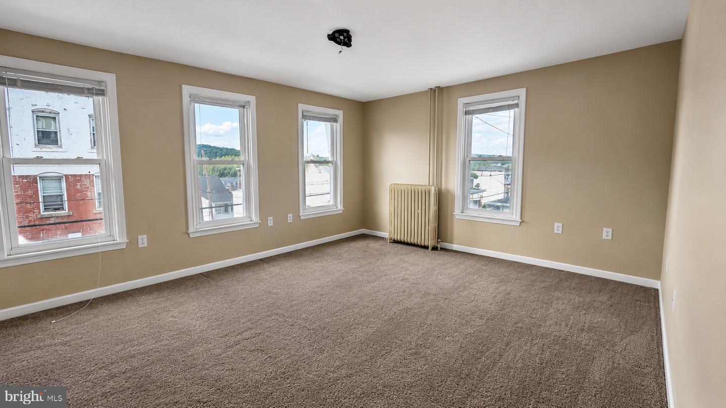 501 Lytle St Property Photo 10