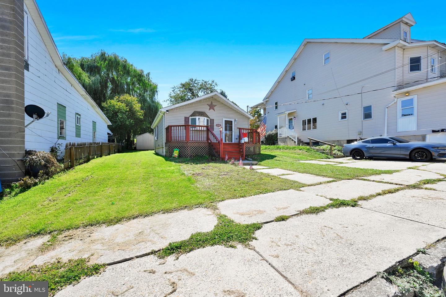 118 E RUDDLE ST Property Photo 1
