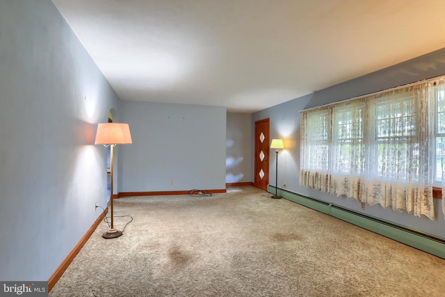 1647 Ridge Rd Property Photo 4