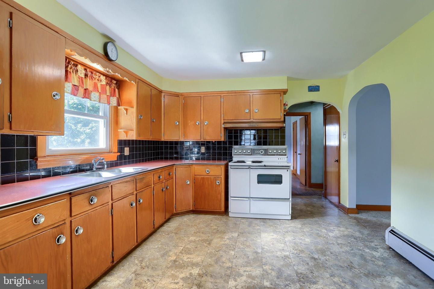 1647 Ridge Rd Property Photo 8