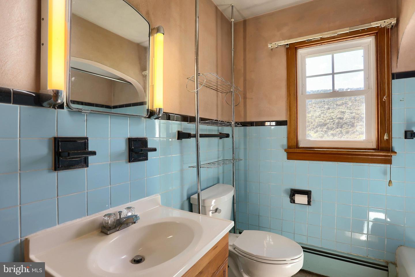 1647 Ridge Rd Property Photo 12