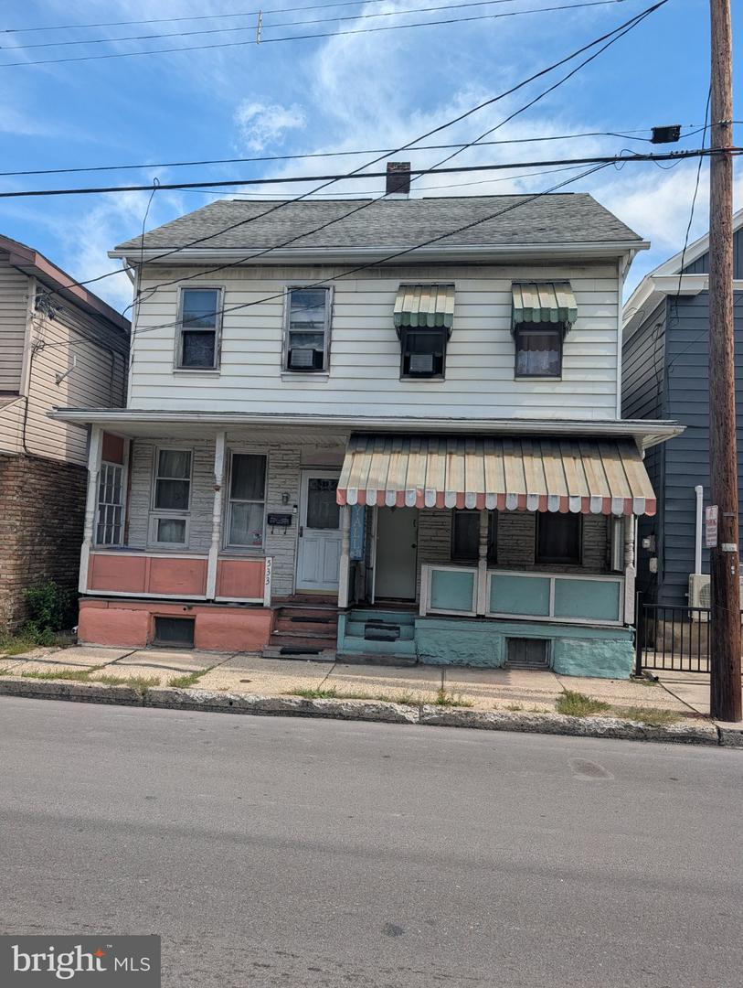 533 N RAILROAD ST Property Photo 1