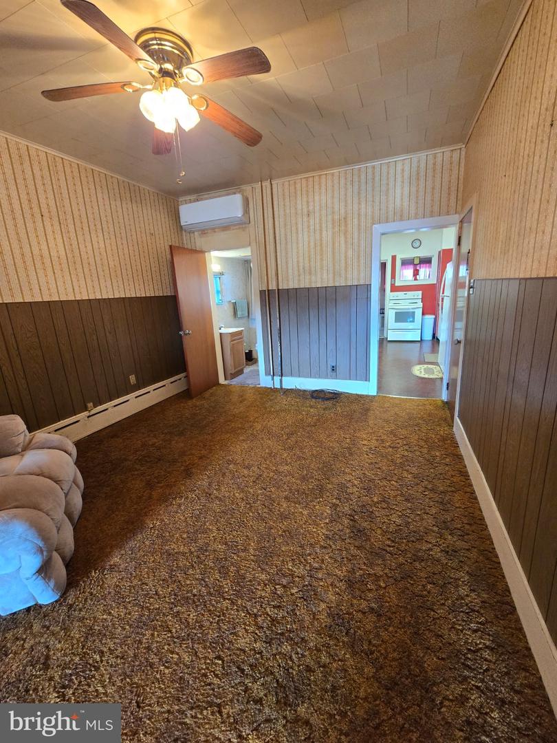 44 W Wiggan St Property Photo 4