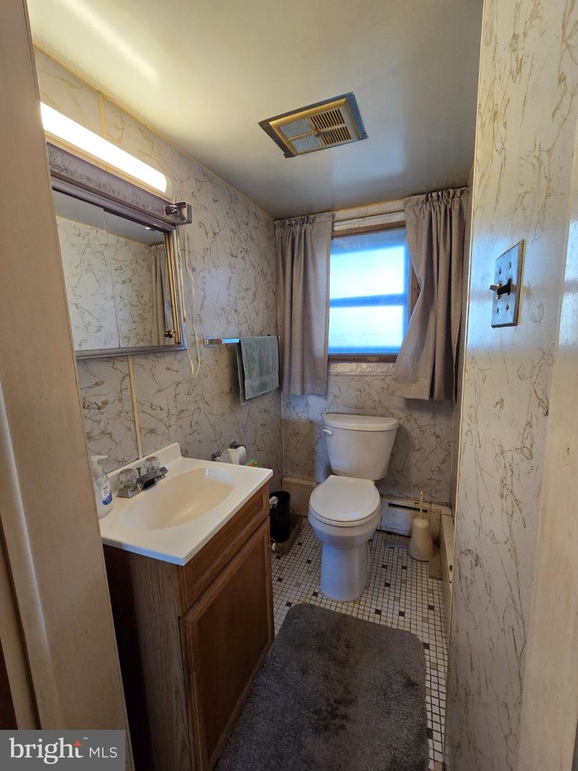 44 W Wiggan St Property Photo 6