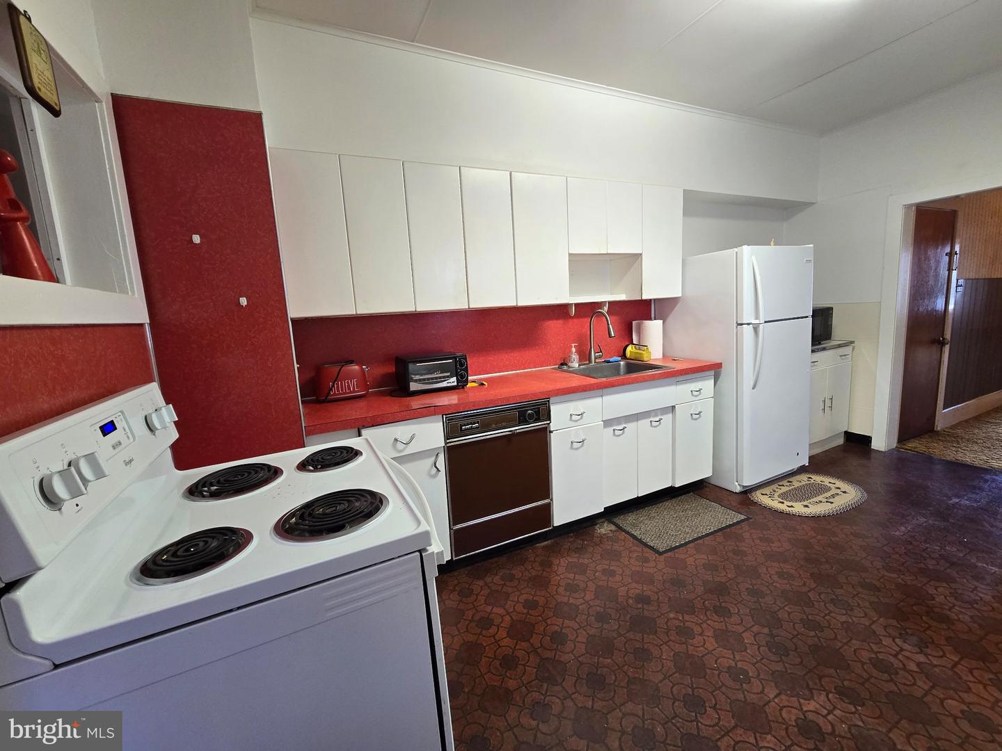 44 W Wiggan St Property Photo 7
