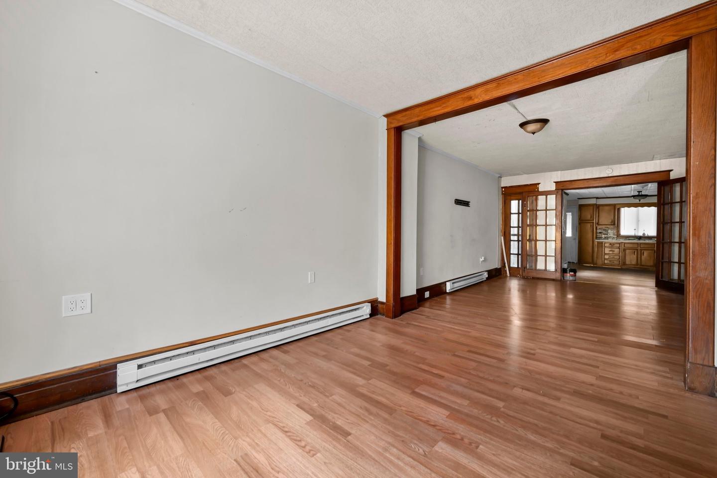 209 W Cherry St Property Photo 5