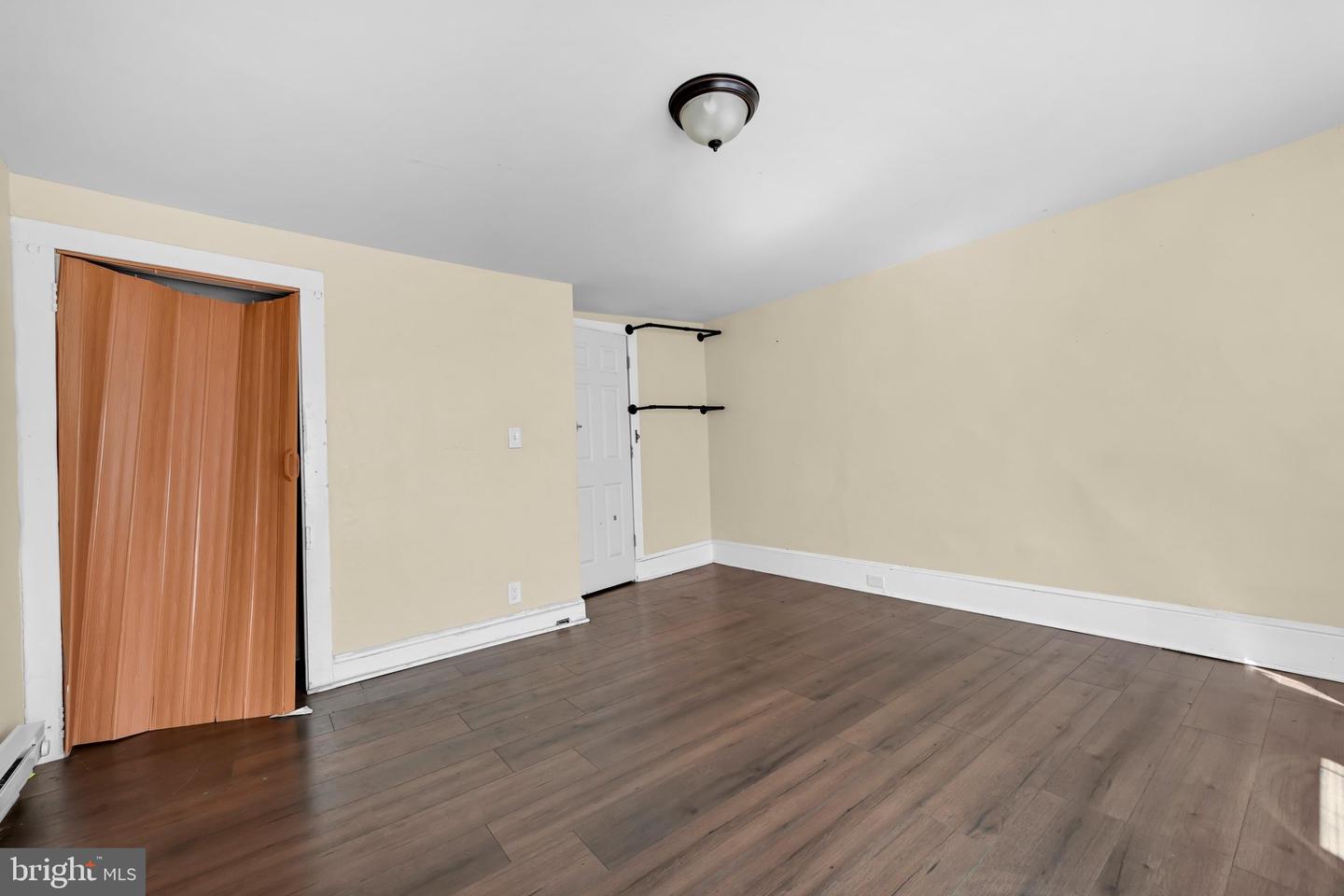 209 W Cherry St Property Photo 17