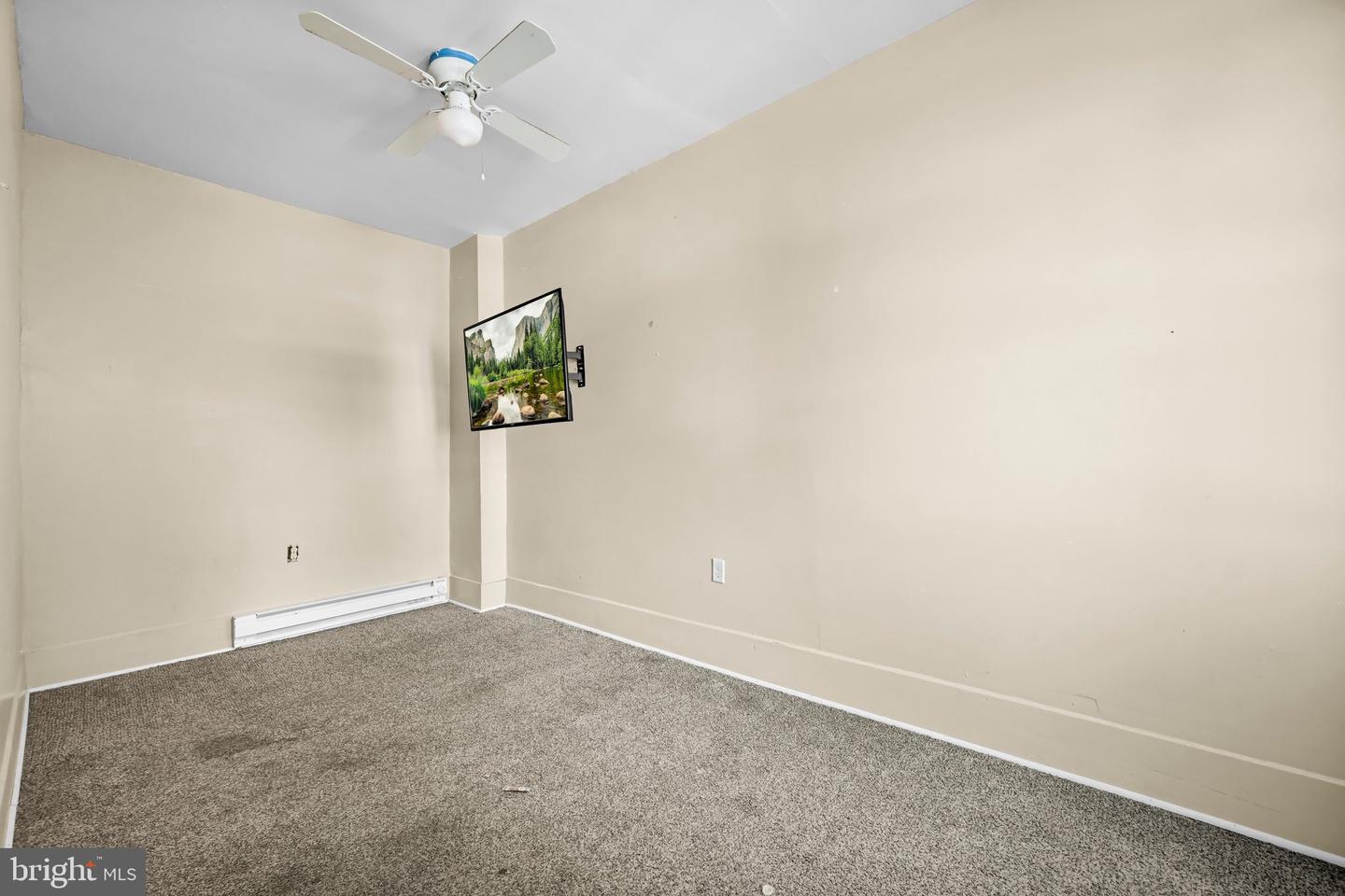209 W Cherry St Property Photo 18
