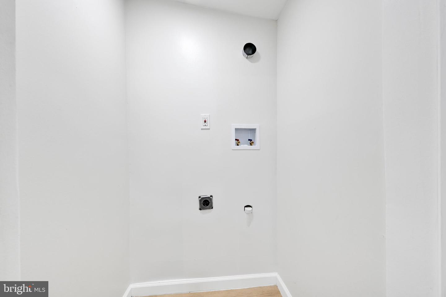 3085 Main St Property Photo 10