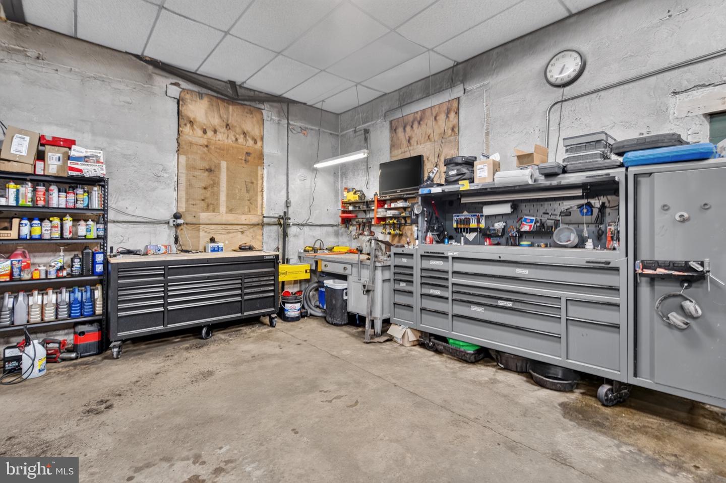 427 E Broad St Property Photo 14