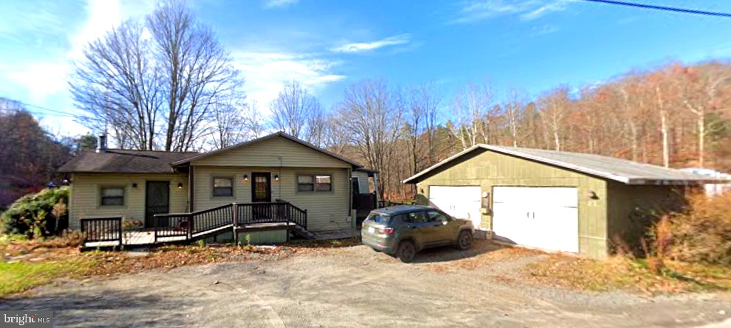 23 Stevens Point Rd Property Photo 1