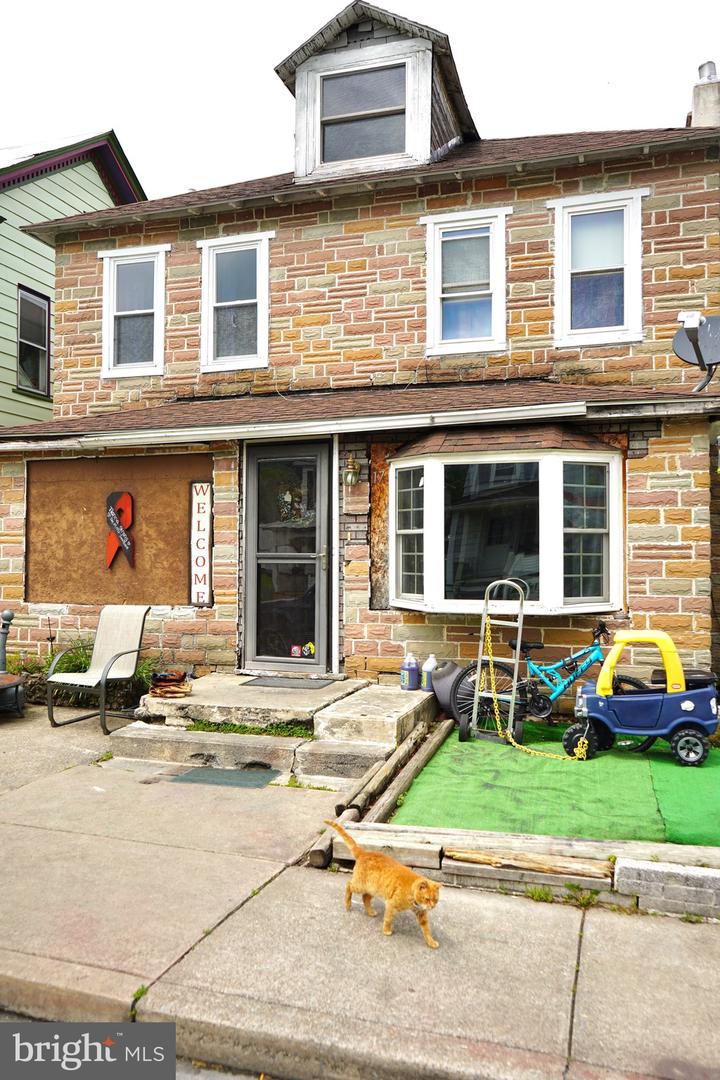 17 W Ohio St Property Photo