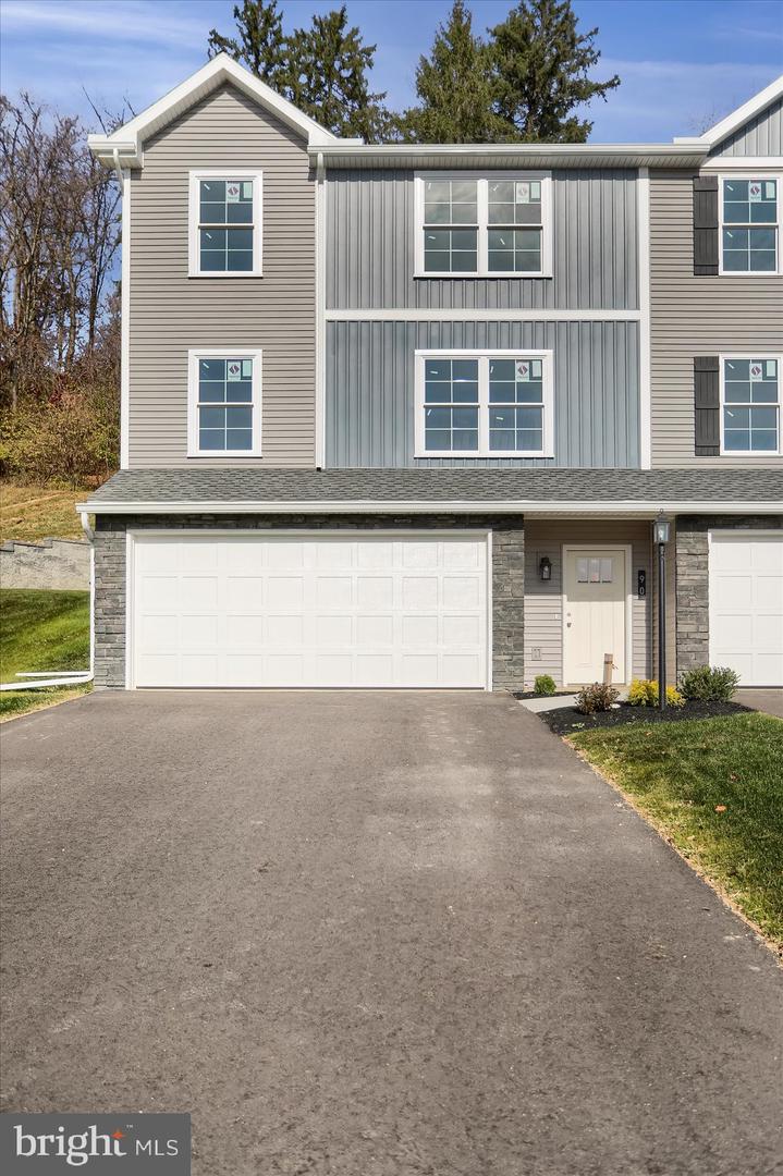 90 Limerick Ln Property Photo