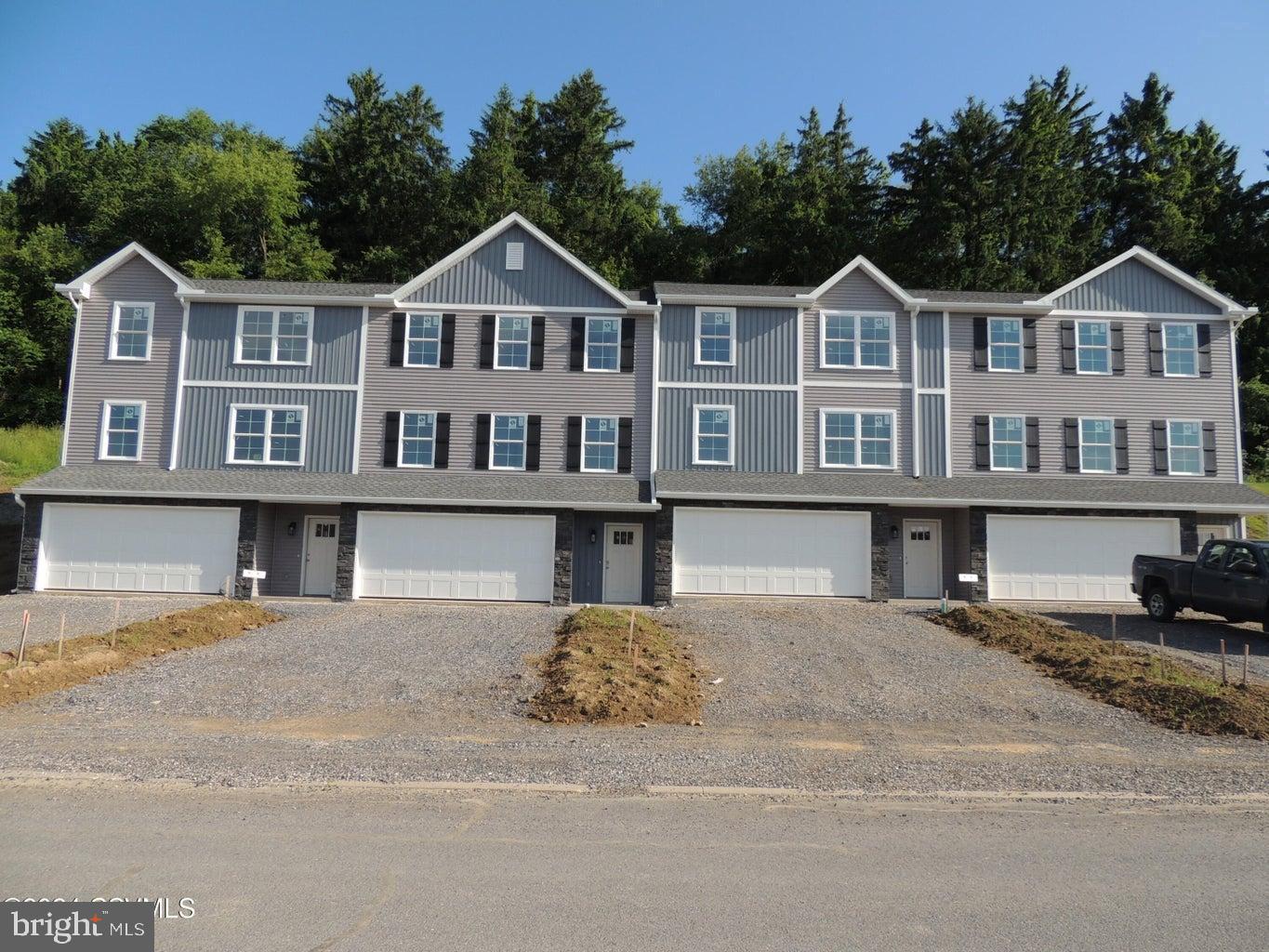 86 Limerick Ln Property Photo
