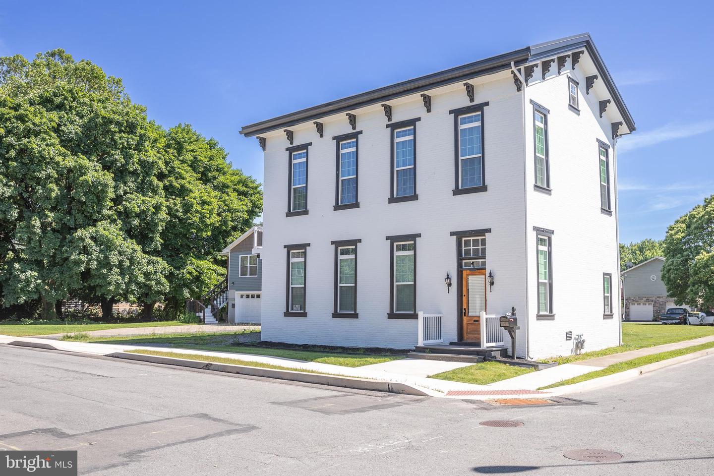 301 Walnut Property Photo
