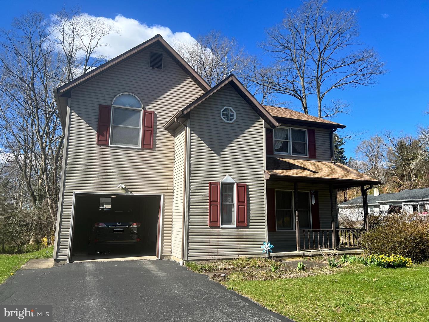 512 Rolling Green Property Photo