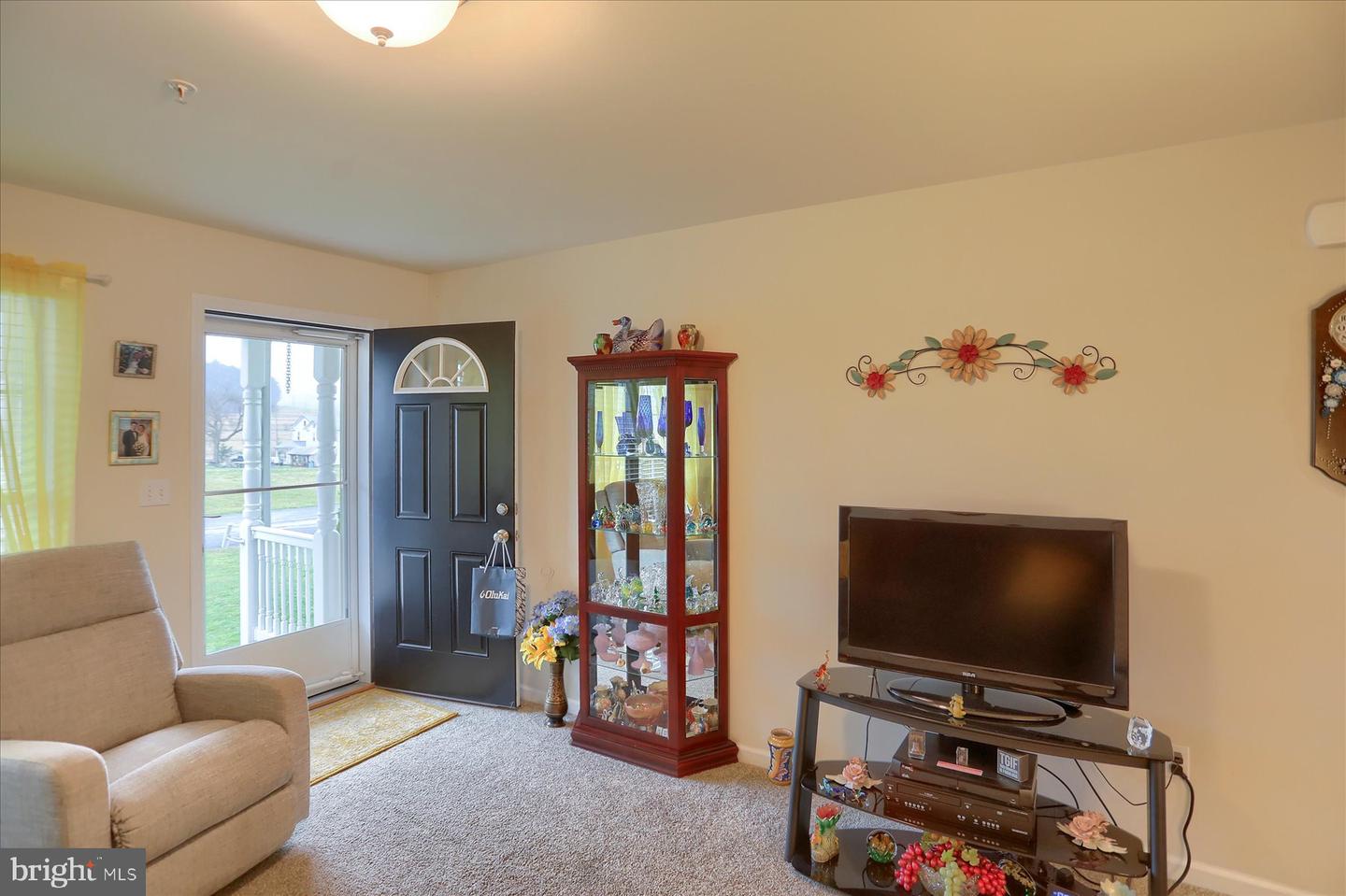 24-50 Rome Ct Property Photo 5