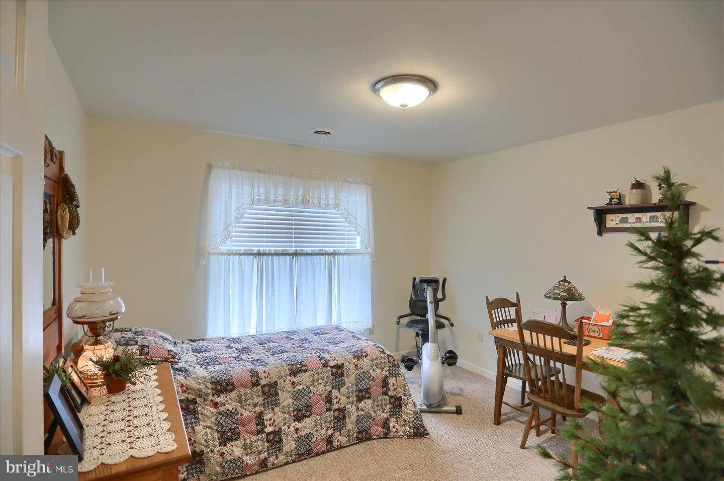 24-50 Rome Ct Property Photo 6