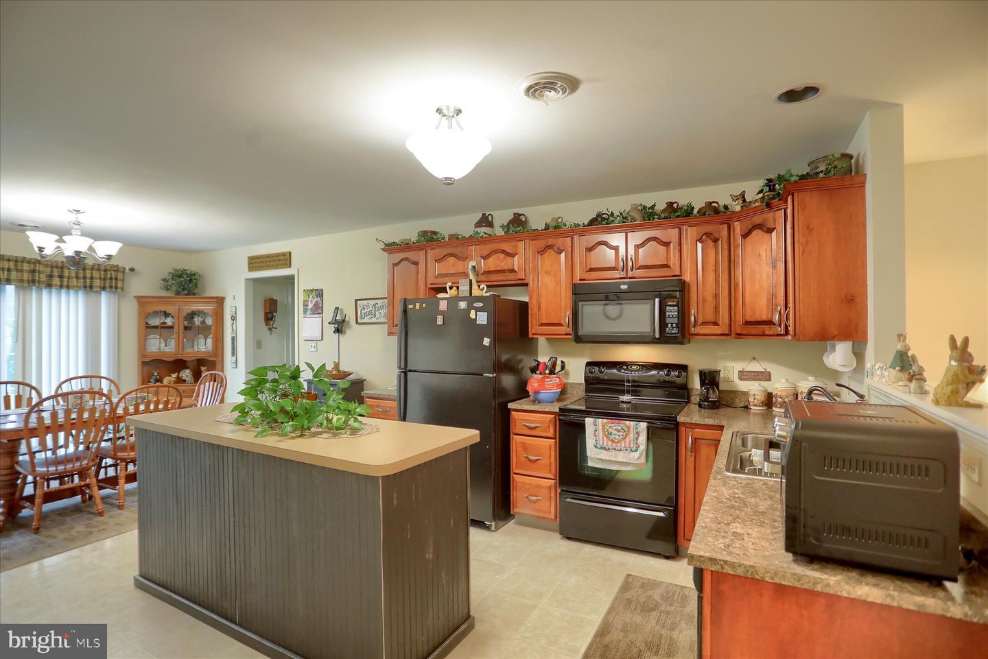 24-50 Rome Ct Property Photo 16