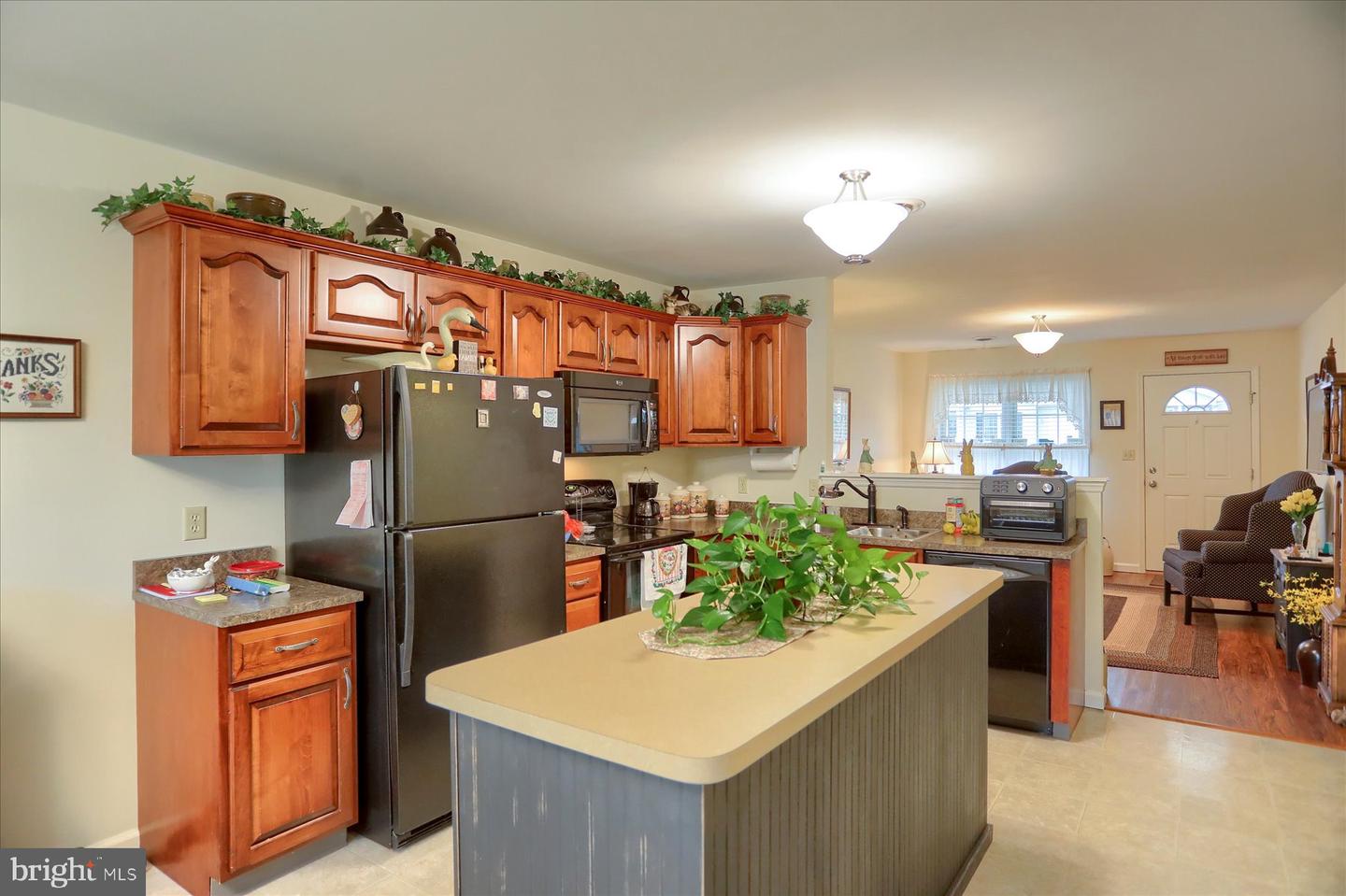 24-50 Rome Ct Property Photo 17