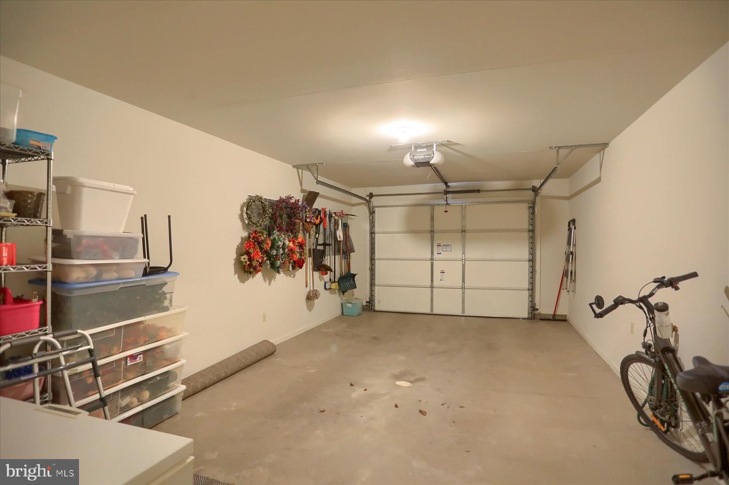 24-50 Rome Ct Property Photo 22